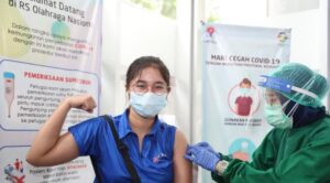 Atlet nasional dari sejumlah cabang olahraga (cabor) mengikuti vaksinasi tahap kedua di RS Olahraga Nasional Jakarta