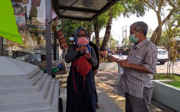 Kemenkop Jateng Bagikan 1.500 Pelaku Usaha Mikro di Temanggung