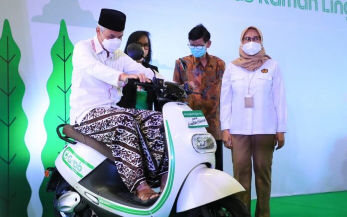 Ganjar Tinjau kembali Perencanaan Bus Listrik Untuk Transportasi Umum