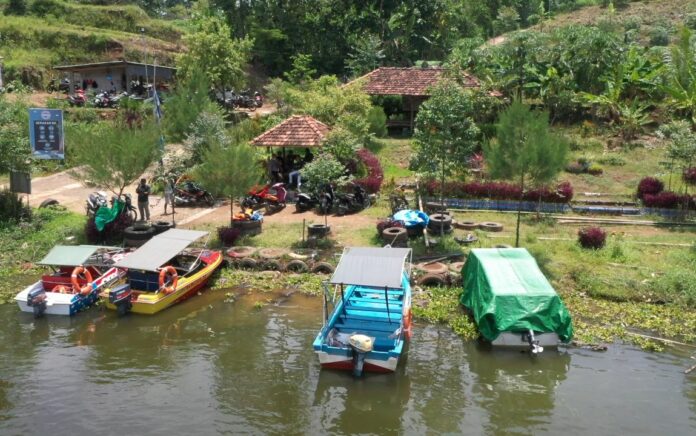 Bendungan Logung Ramai Dikunjungi Wisatawan