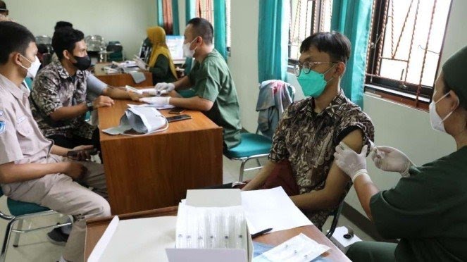 Kasus COVID-19 di Jateng Naik, Ganjar: Vaksinasi Booster Masih Rendah