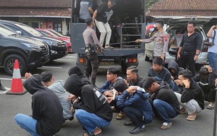 Gengster Banyumas Viral Bawa Celurit Resahkan Warga, Sepeda Motor Sebagai Barang Bukti Diamankan