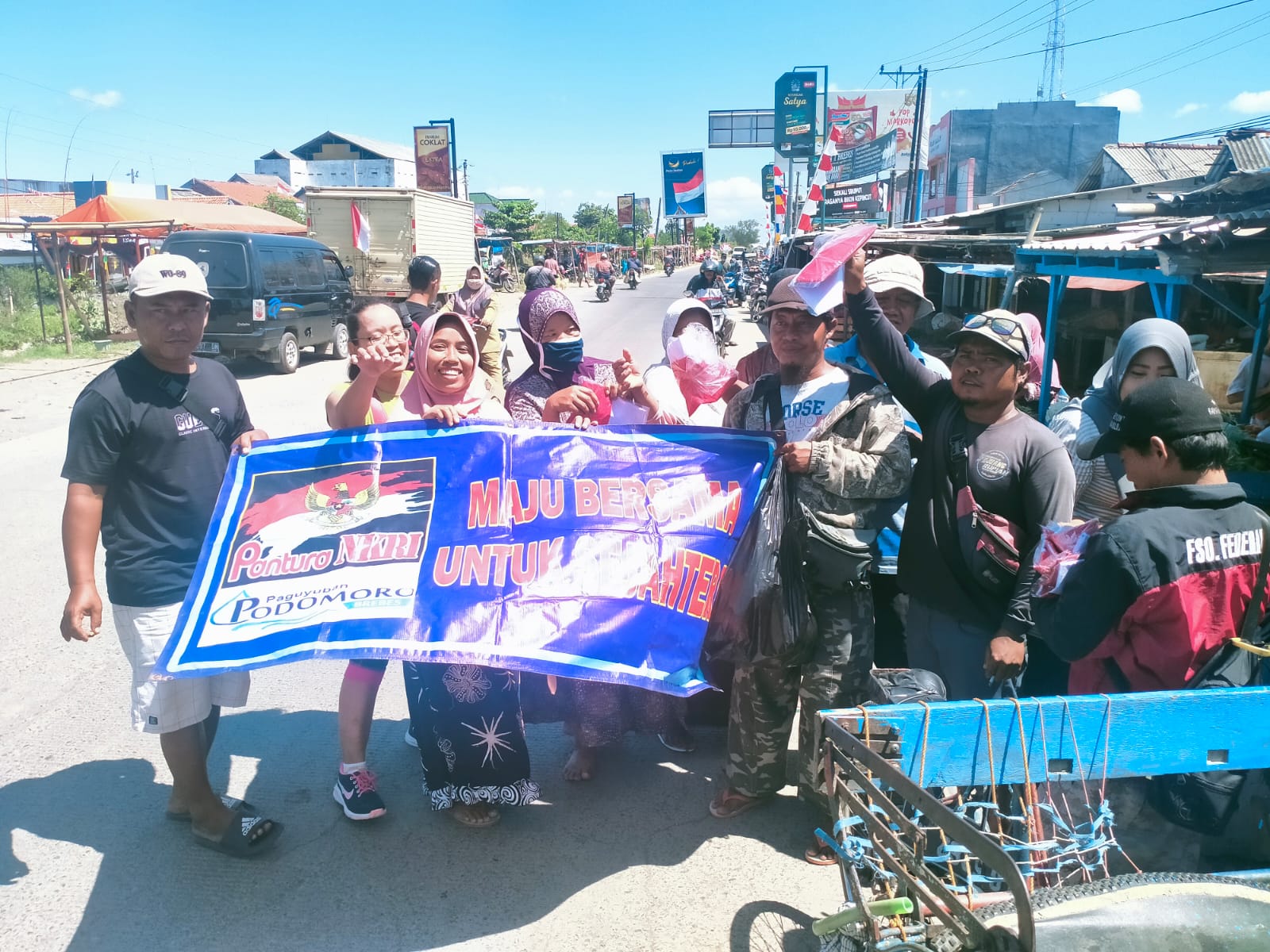 Eks Napiter Di Brebes Bagikan Bendera Merah Putih