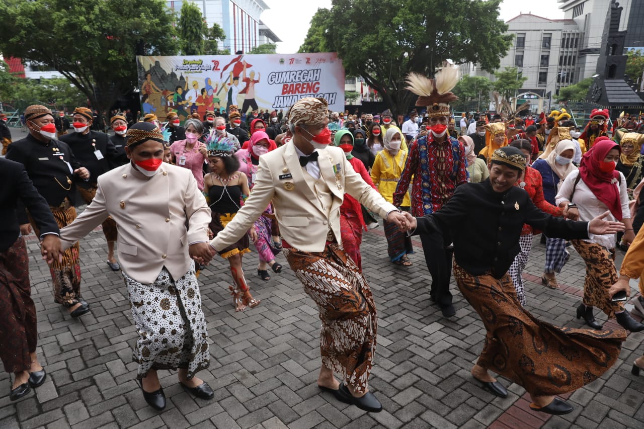 Berbagai Etnis Meriahkan HUT ke-72 Jawa Tengah