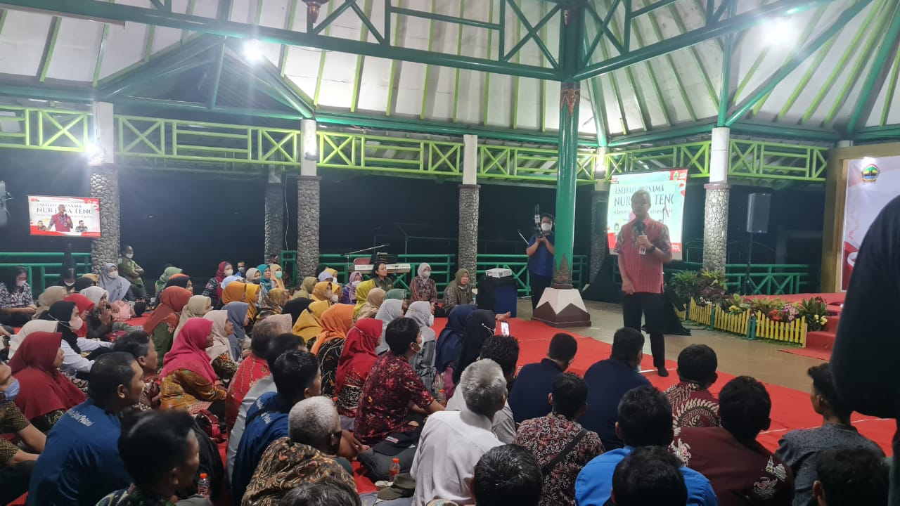 Penyuluh Pertanian Lesehan Bersama Gubernur Jawa Tengah Ganjar Pranowo