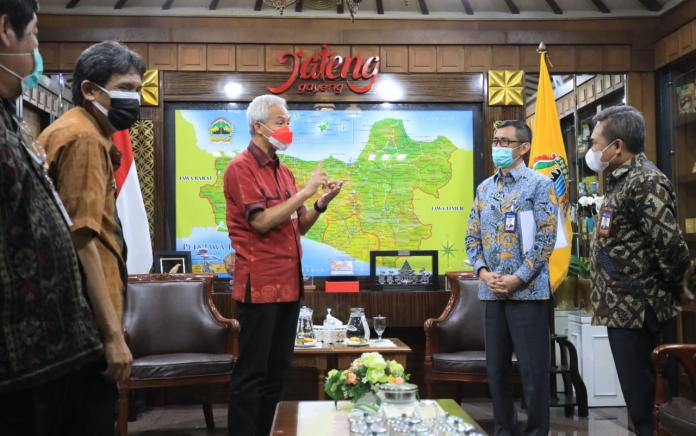 Ganjar Dukung “Learning Center” Bawang Putih di Tegal