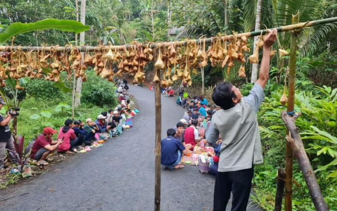 Sidekah Kupat, Jejak Tetirah Rohani Para Raja Pasundan di Dayeuhluhur