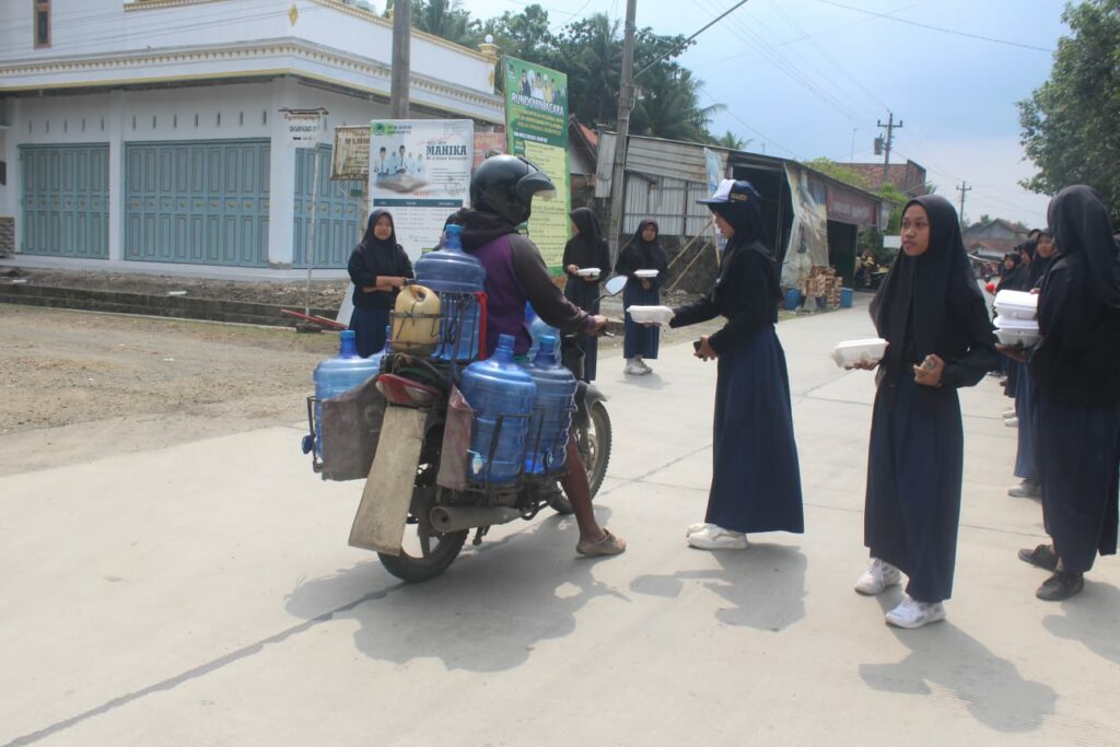 Viral di Medsos! Kegiatan Sambut Kelulusan SMP Al-Hikmah Kawunganten Menerima Apresiasi Tinggi dari Pimpinan Pusat IPNU, Agil Nuruzzaman: Salut!