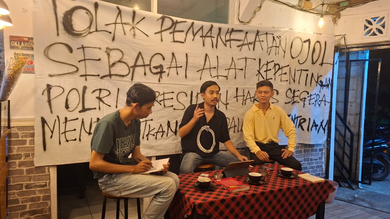 Lingkar Mahasiswa Nusantara Bersatu Tolak Dugaan Pemanfaatan Ojol Sebagai Alat Kepentingan Kepolisian dan Mendesak Presiden Segera Tempatkan Polri di Bawah Kementerian Lingkar Mahasiswa Nusantara Bersatu Tolak Dugaan Pemanfaatan Ojol Sebagai Alat Kepentingan Kepolisian dan Mendesak Presiden Segera Tempatkan Polri di Bawah Kementerian
